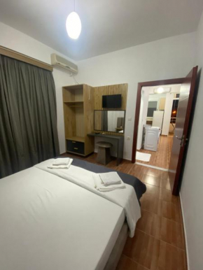 Laska Apartments